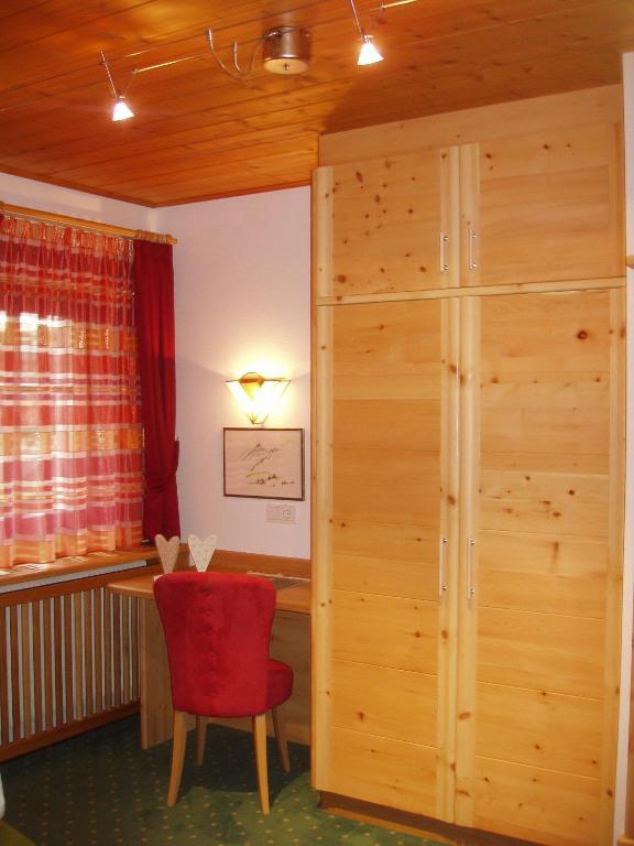 Appartamenti Loretta La Villa  Δωμάτιο φωτογραφία